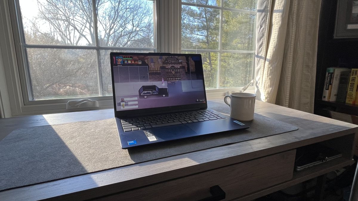 Lenovo IdeaPad Slim 3 15IRU9 review: decent laptop at a decent price