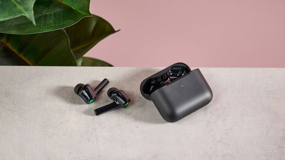 Razer Hammerhead Pro HyperSpeed review: stylish gaming earbuds priced beyond their means
