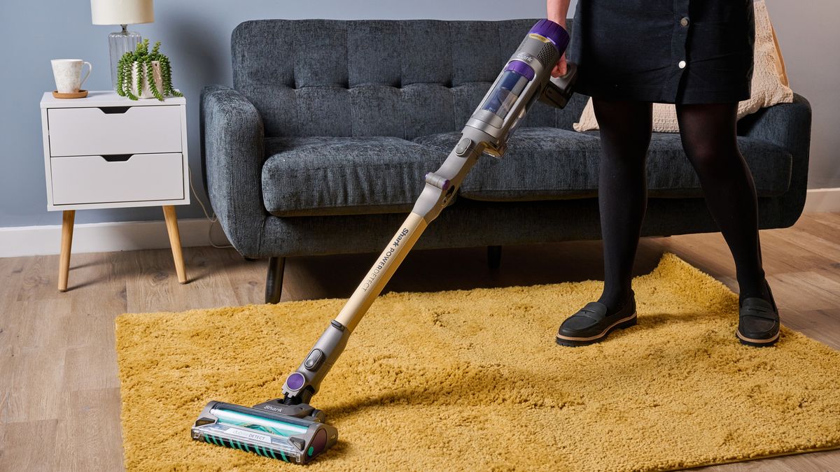 Shark PowerDetect Cordless Stick Vacuum review