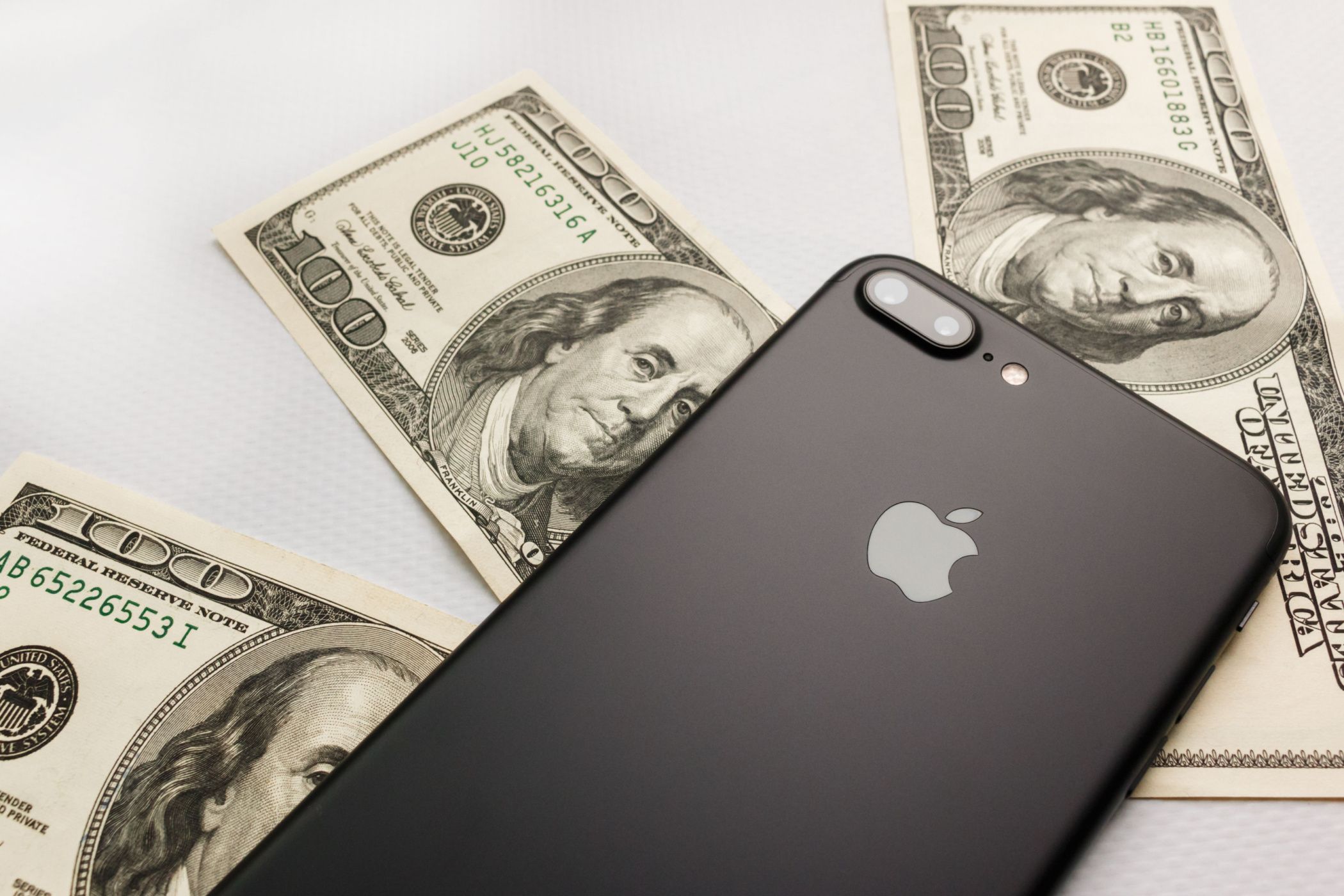 8 Top Tips to Save Money on Your Phone Bill