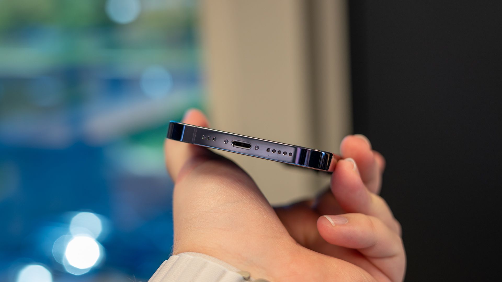 Apple’s New iPhone Update Fixes a Critical USB Security Flaw