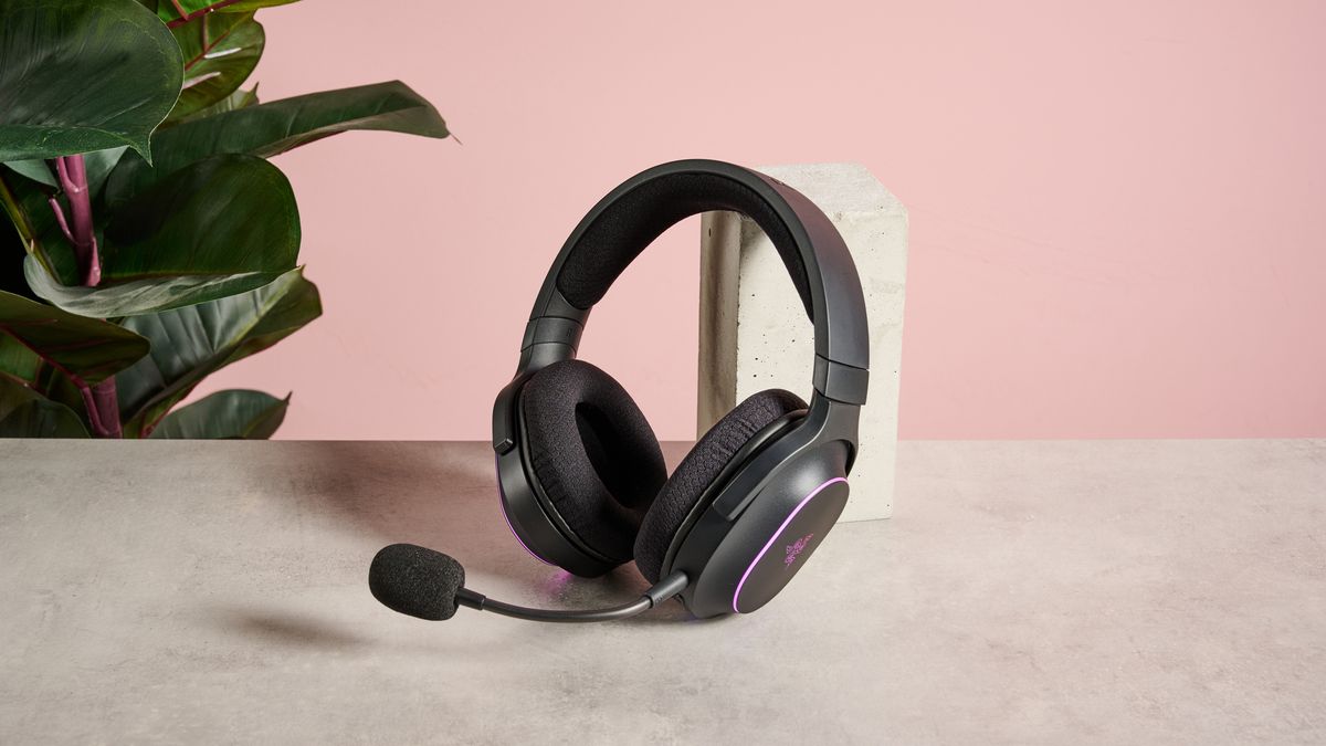 Razer Barracuda X Chroma review: a great value gaming headset considering what it offers