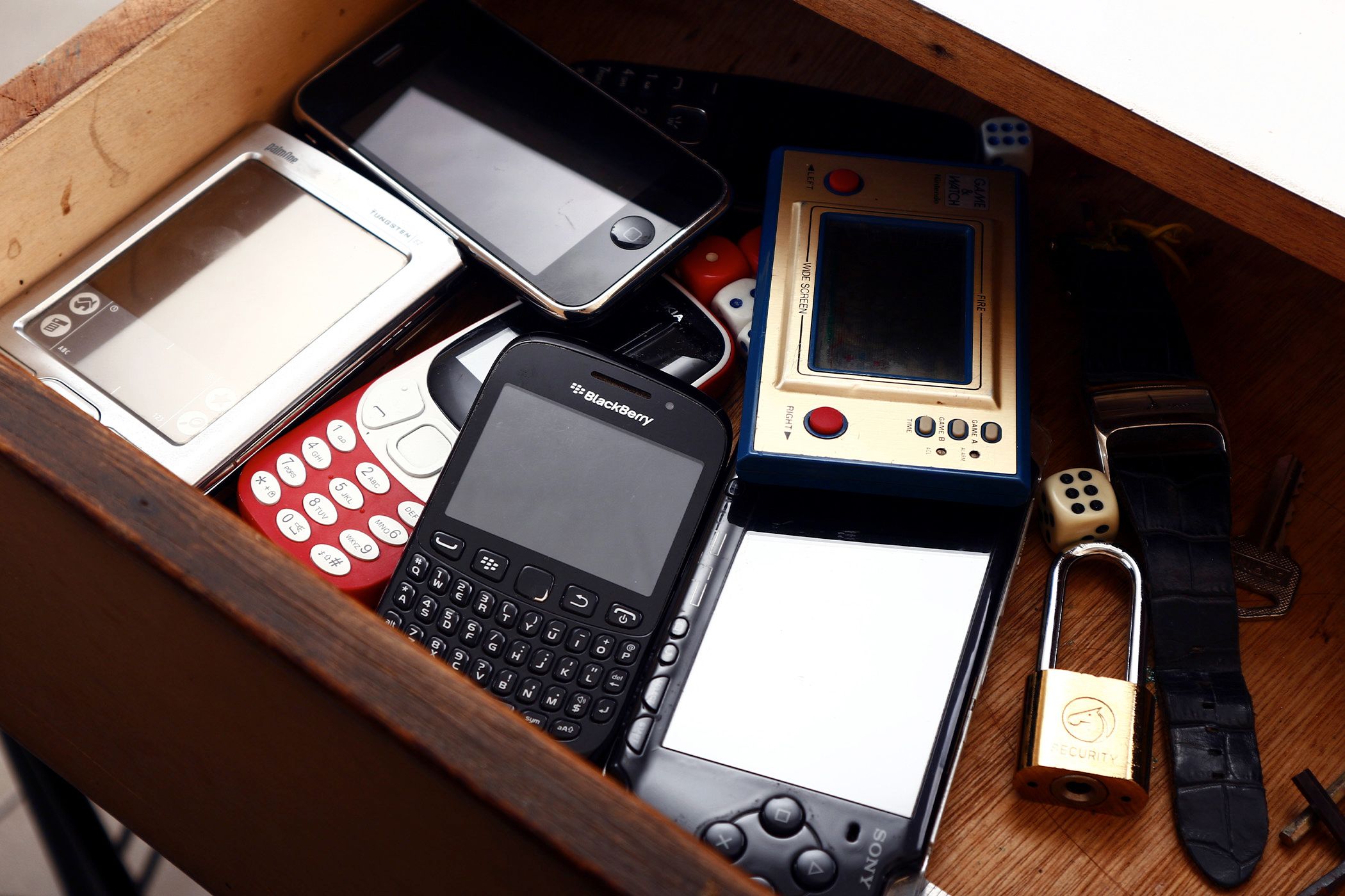 6 Ways to Repurpose Old Tech for Your Smart Home