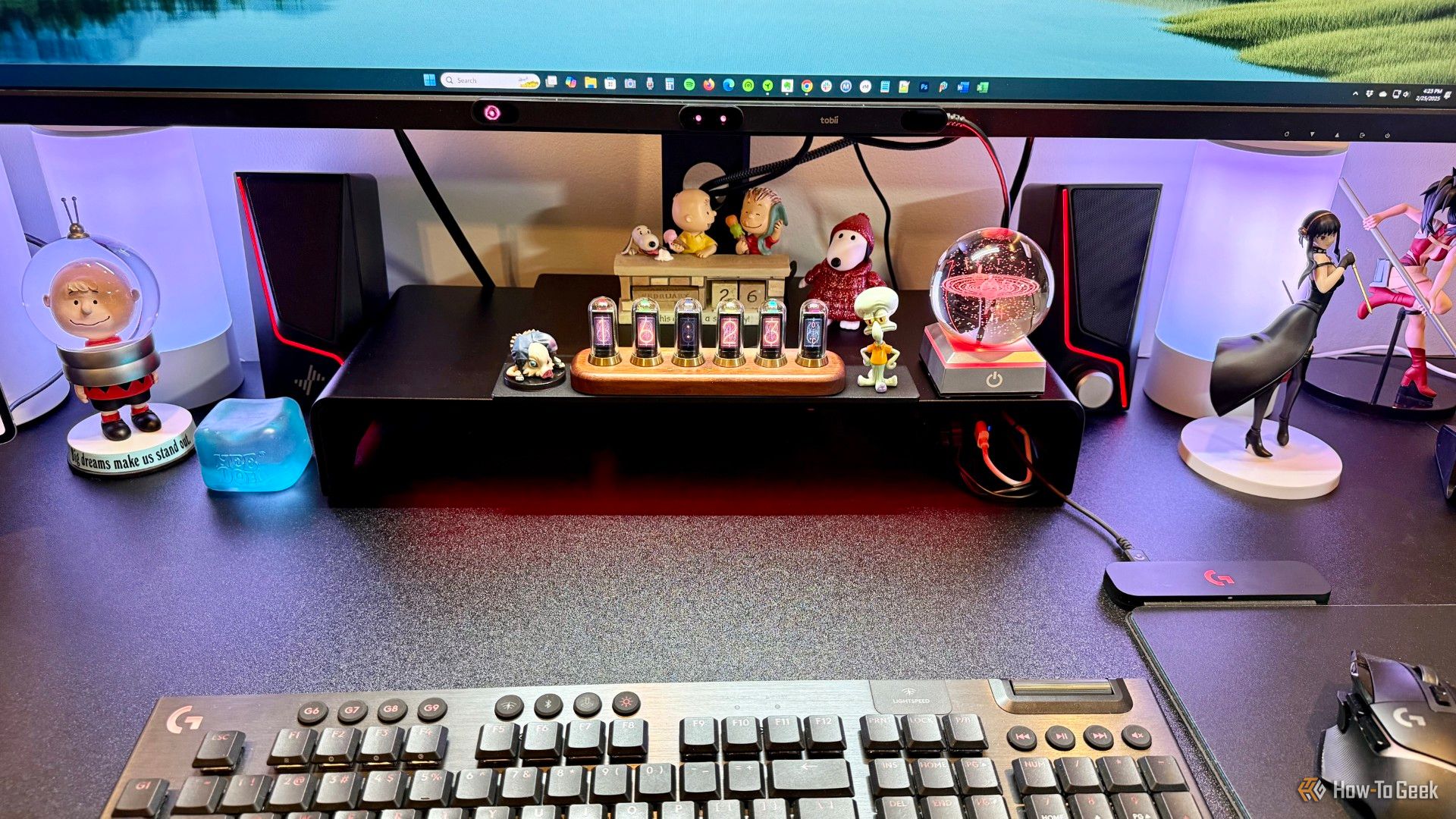 Compact RGB Stand With 4-Port Hub