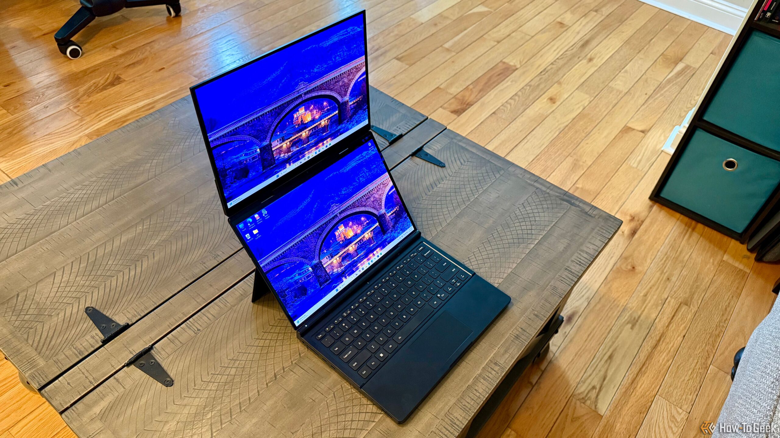 Dual-Screen Productivity For Experienced Users