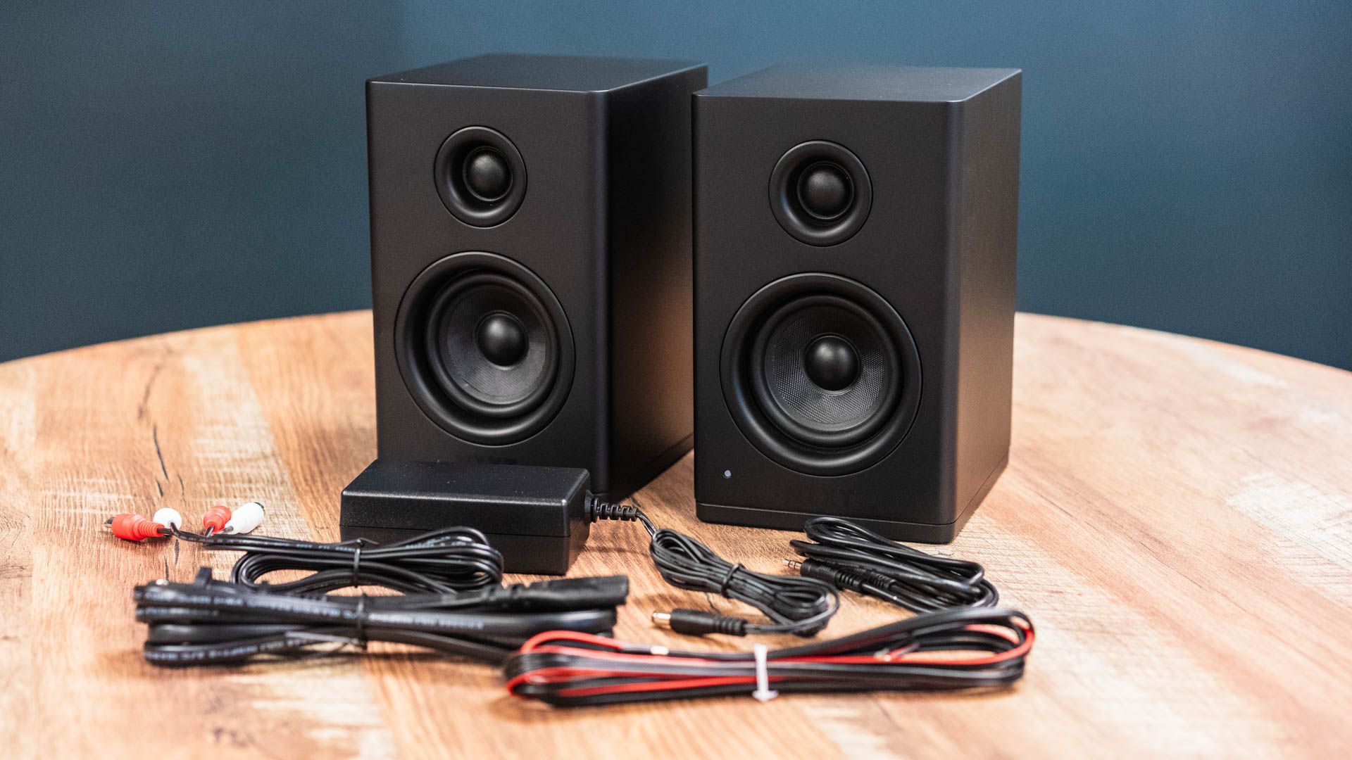5 Ways I Make Speaker Wires Easier to Deal With