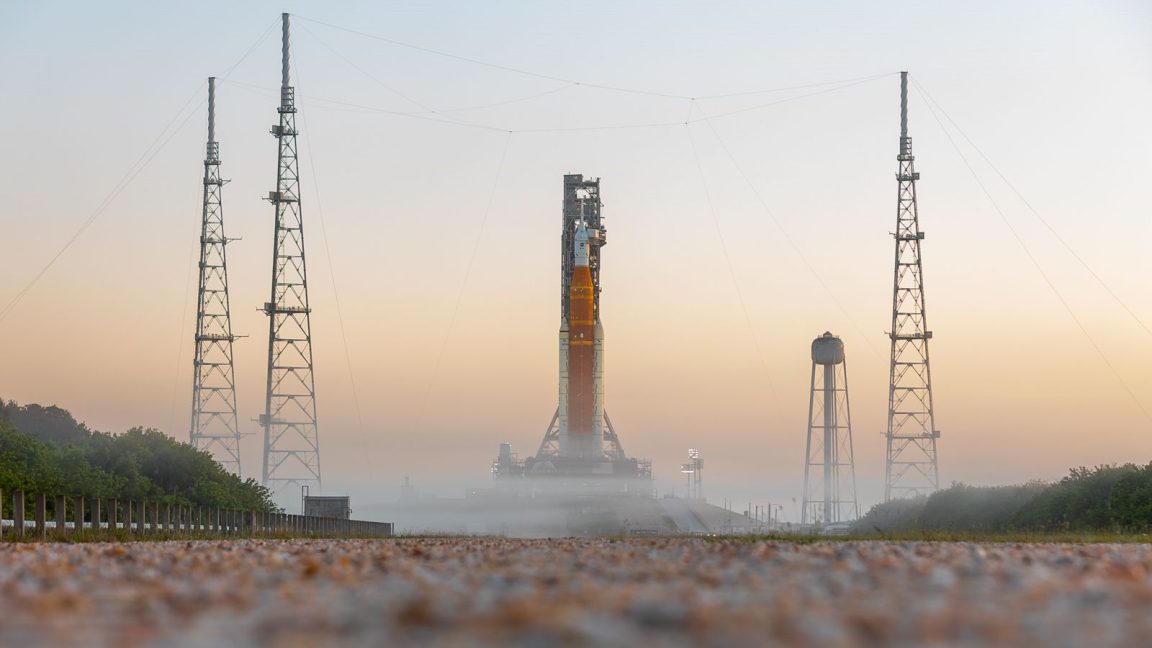 White House budget seeks to end SLS, Orion, and Lunar Gateway programs