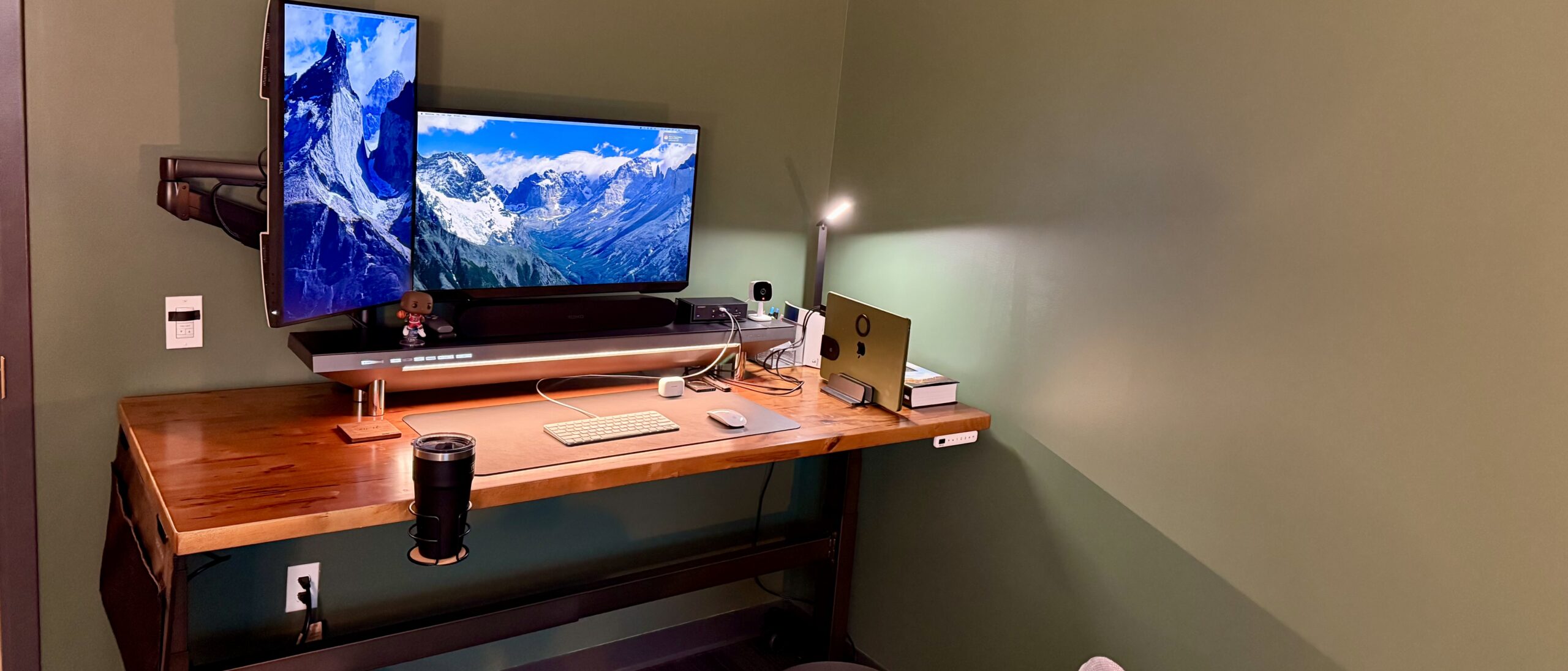 Uplift V2 Commercial 2-Leg standing desk review
